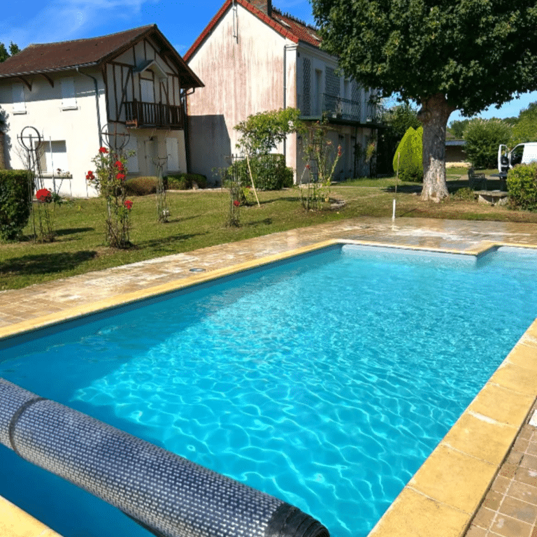 Alf-piscine - Hivernage de Piscine : Guide Complet pour Protéger Votre Bassin en 5 Étapes - Featured Image 1