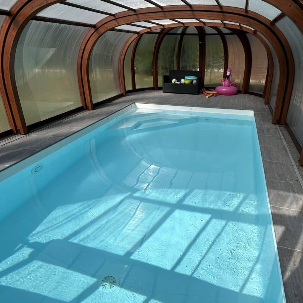 Alf-piscine - Comment choisir un service d’entretien de piscine éco-responsable pour réduire ma consommation d’eau en 2025 ? - Featured Image 1